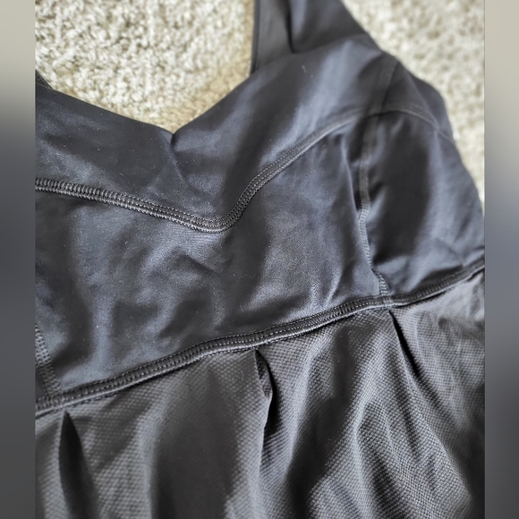 Lululemon tank - Picture 2 of 5